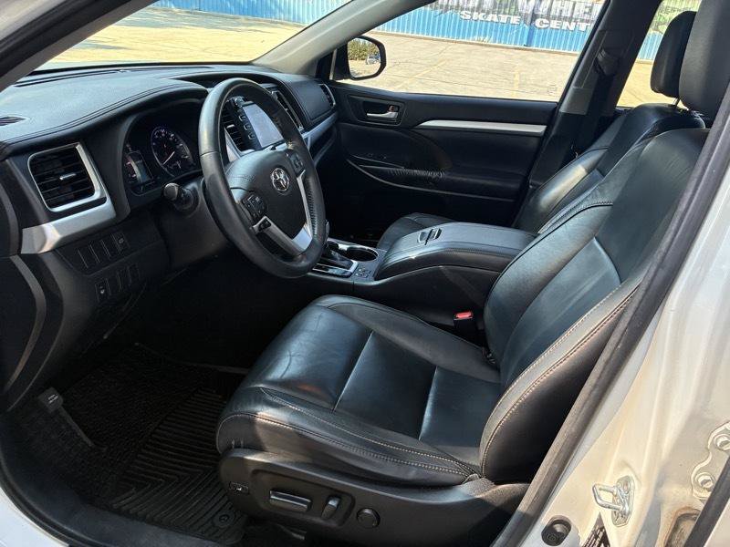 Used 2016 Toyota Highlander XLE FWD image 21