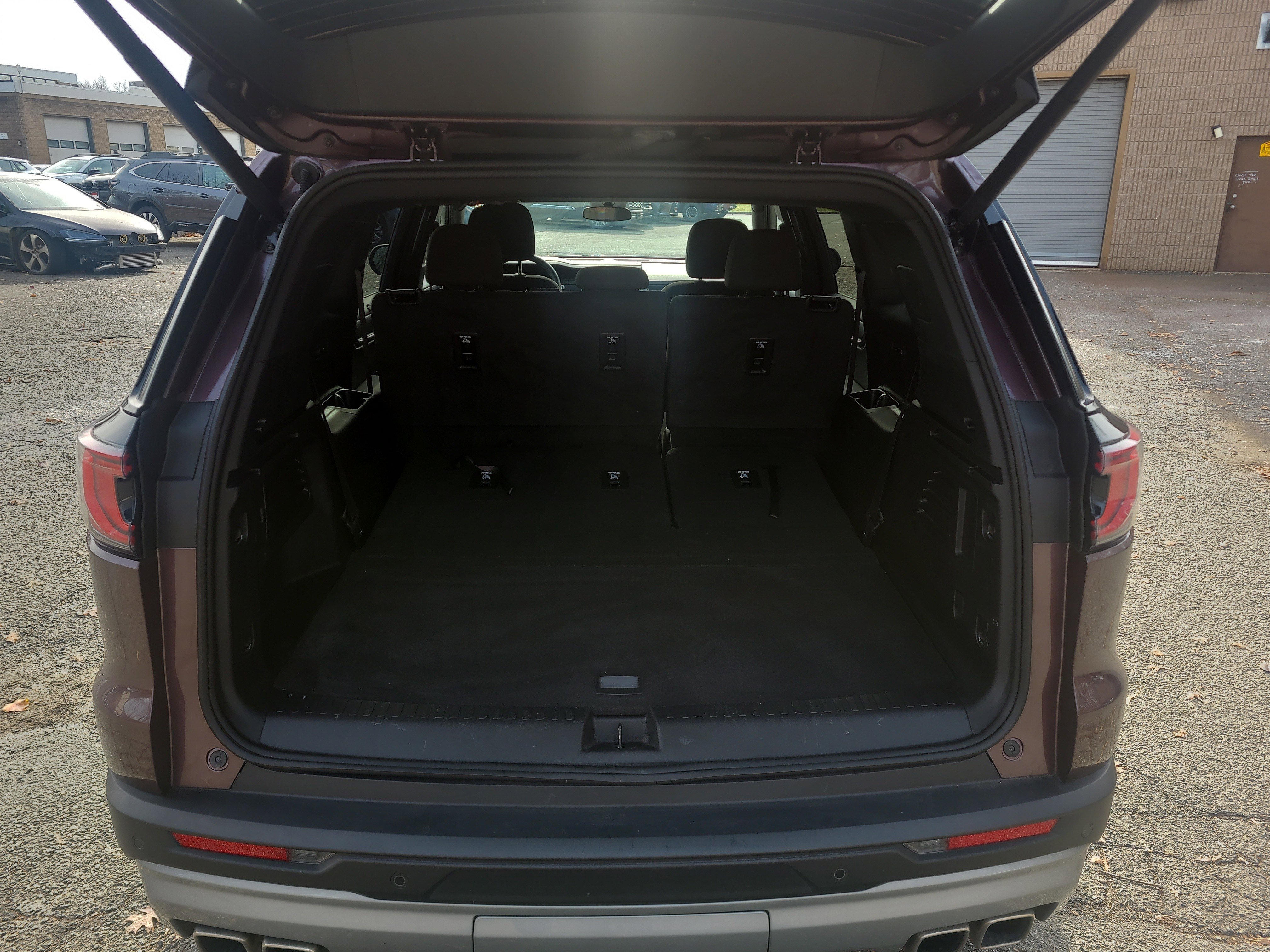 Used 2025 GMC Acadia Elevation w/ LPO, All-Weather Package image 32