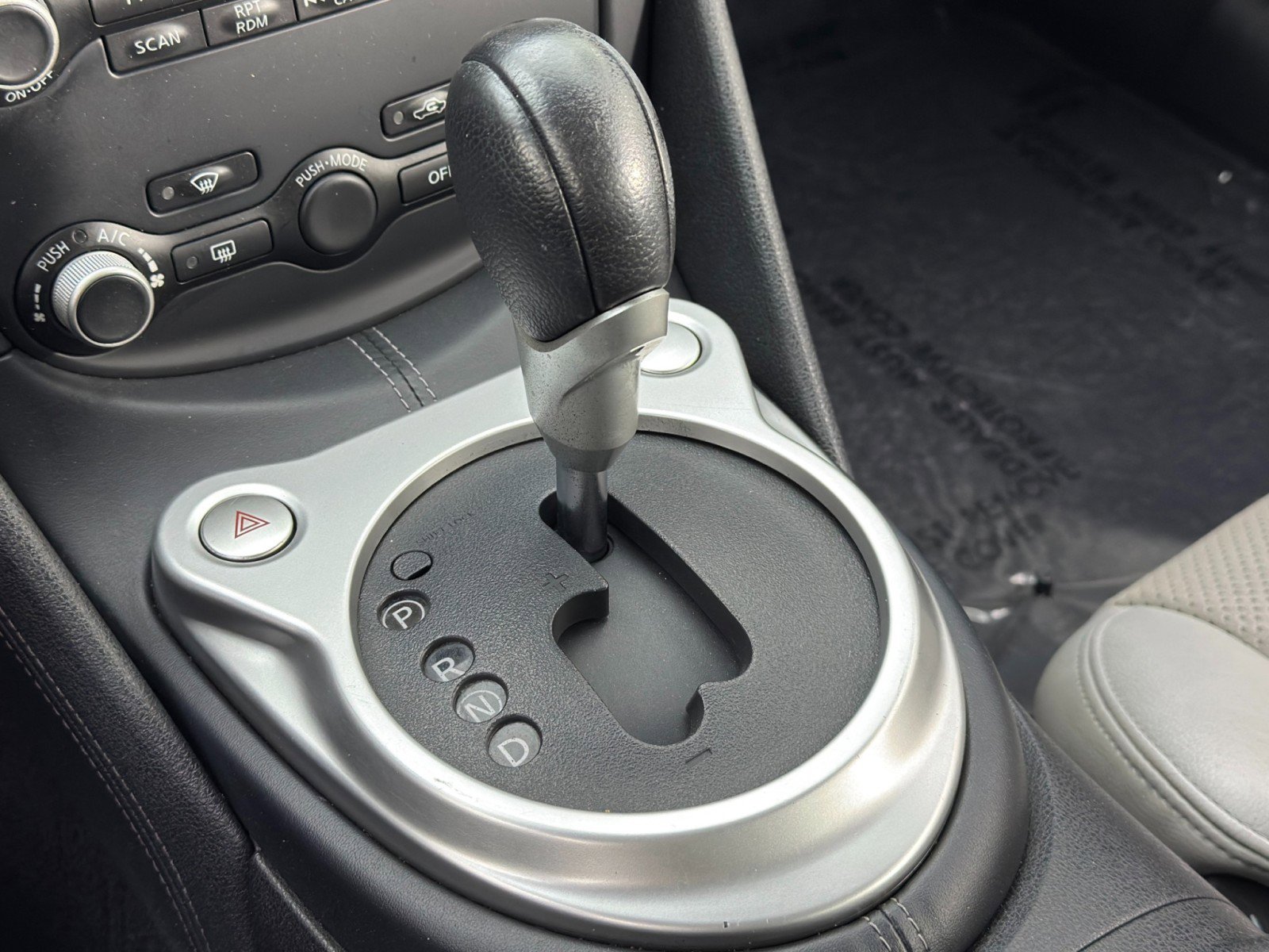 Used 2011 Nissan 370Z Touring image 29