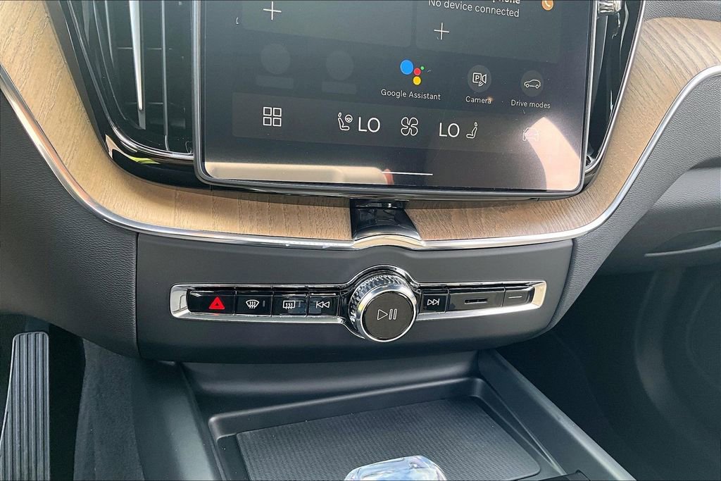 New 2026 Volvo XC60 B5 Plus AWD/4WD image 33