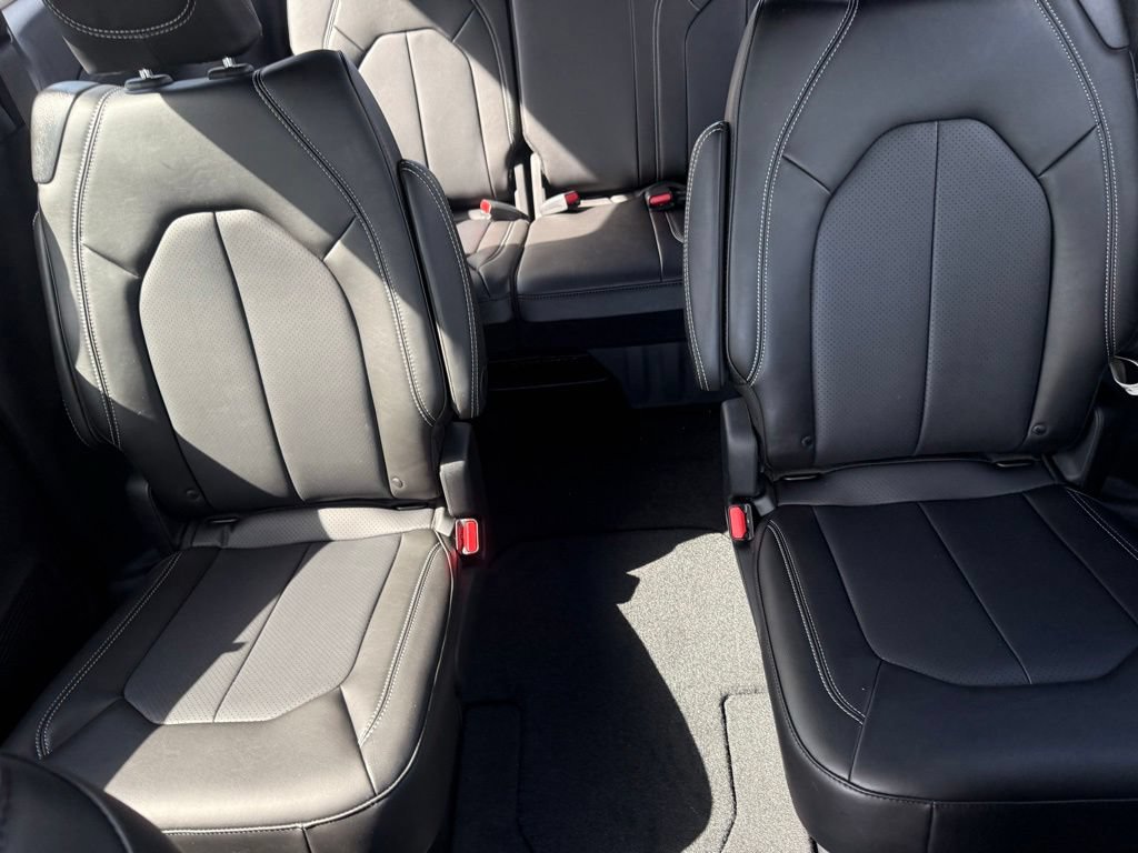 New 2027 Chrysler Pacifica Select w/ Family Tech Group FWD image 30