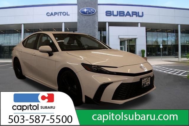 Used 2025 Toyota Camry SE image 1