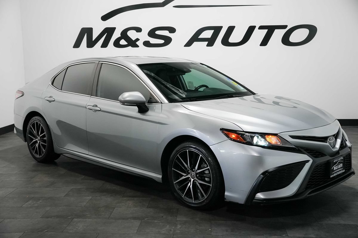 Used 2022 Toyota Camry SE FWD image 6
