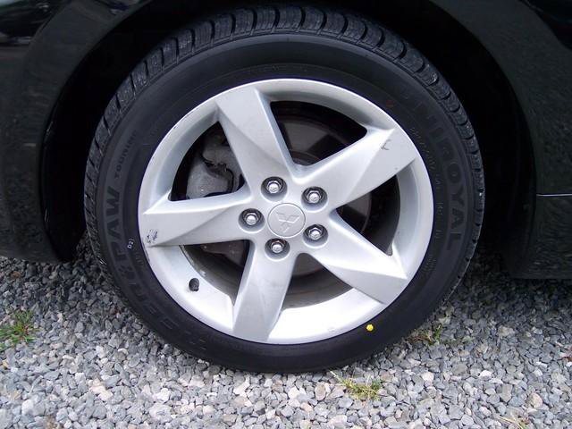 Used 2010 Mitsubishi Eclipse GS FWD image 4