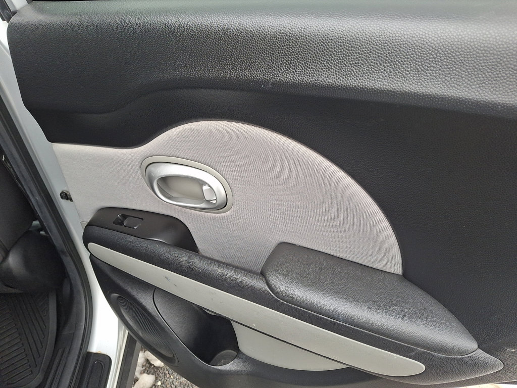 Used 2015 Kia Soul image 14