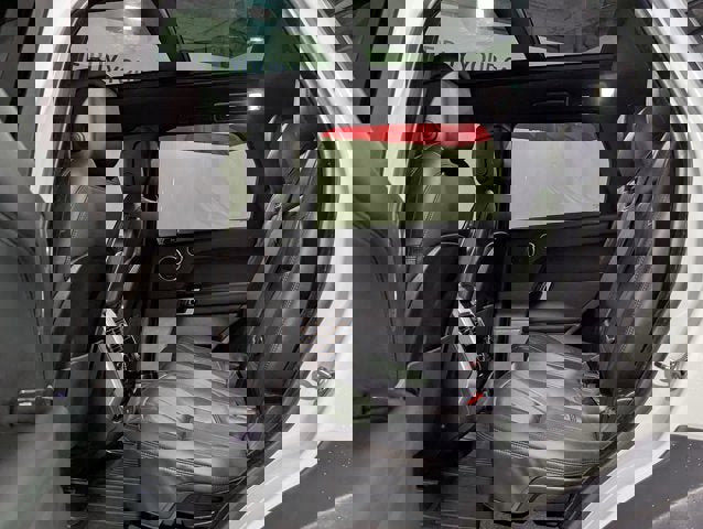 Used 2020 Land Rover Range Rover Sport HSE image 21