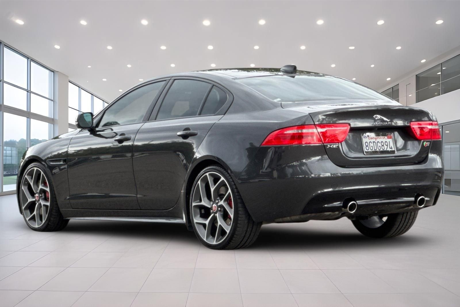 Used 2018 Jaguar XE S RWD image 6