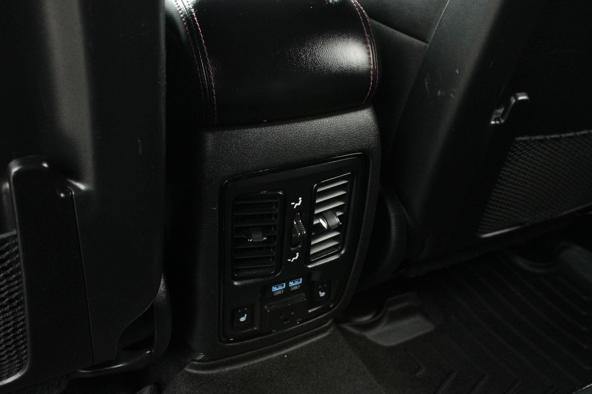 Used 2021 Dodge Durango R/T w/ Blacktop Package AWD/4WD image 22