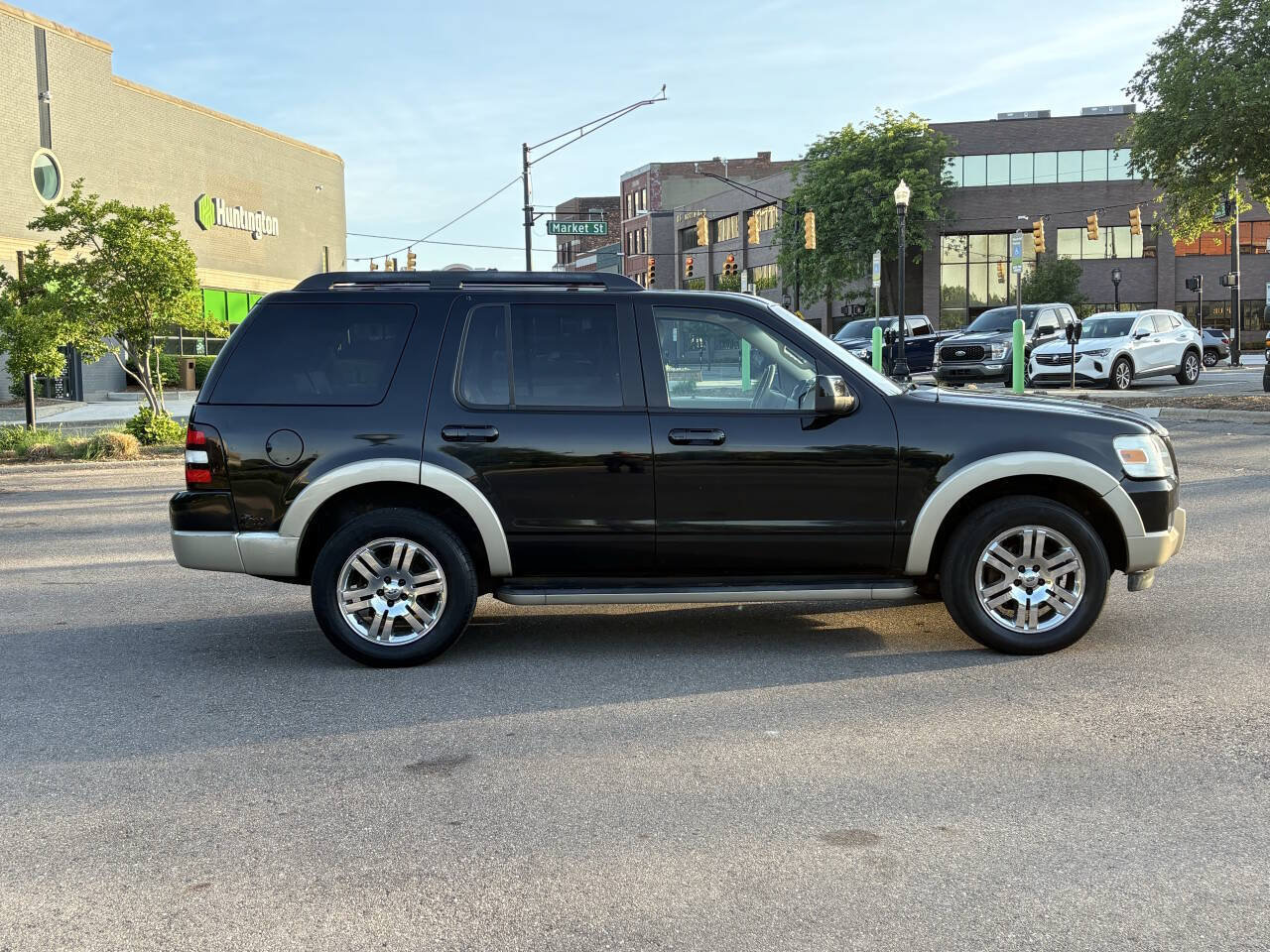 Used 2010 Ford Explorer Eddie Bauer AWD/4WD image 8