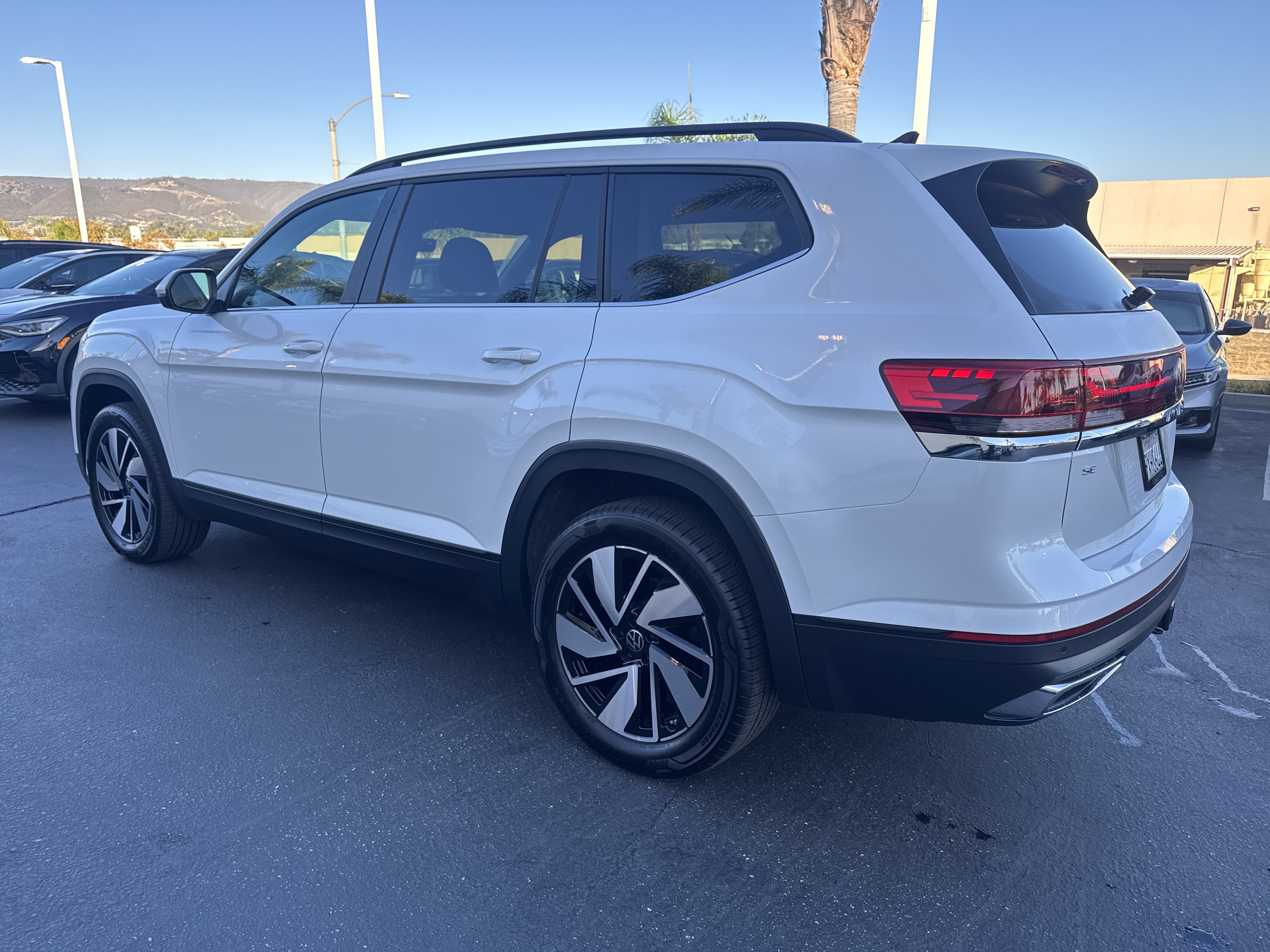 Used 2026 Volkswagen Atlas SE FWD image 7