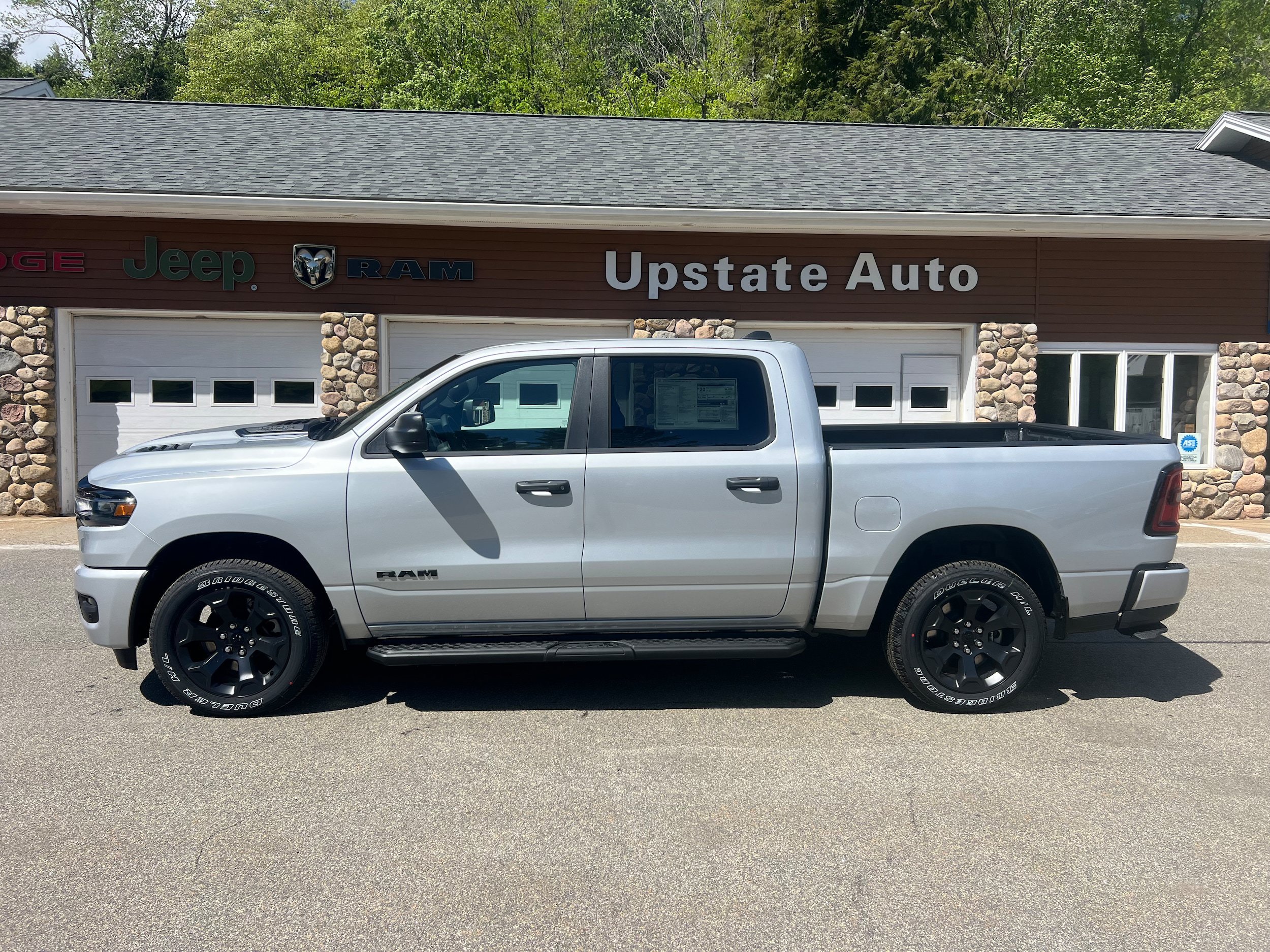 New 2026 RAM 1500 Express AWD/4WD image 8