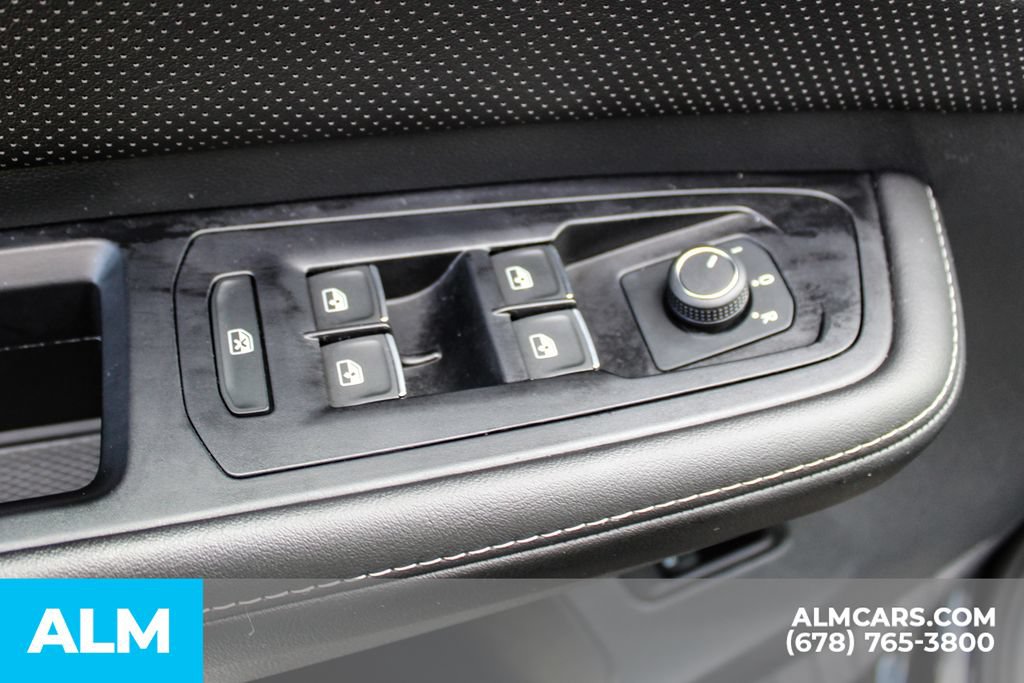 Used 2025 Volkswagen Atlas Cross Sport SE AWD/4WD image 39