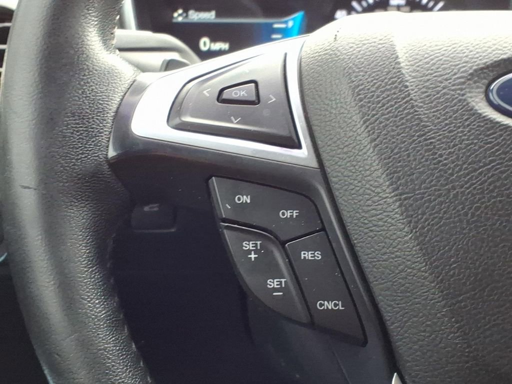 Used 2018 Ford Fusion SE w/ Fusion SE Technology Package image 15