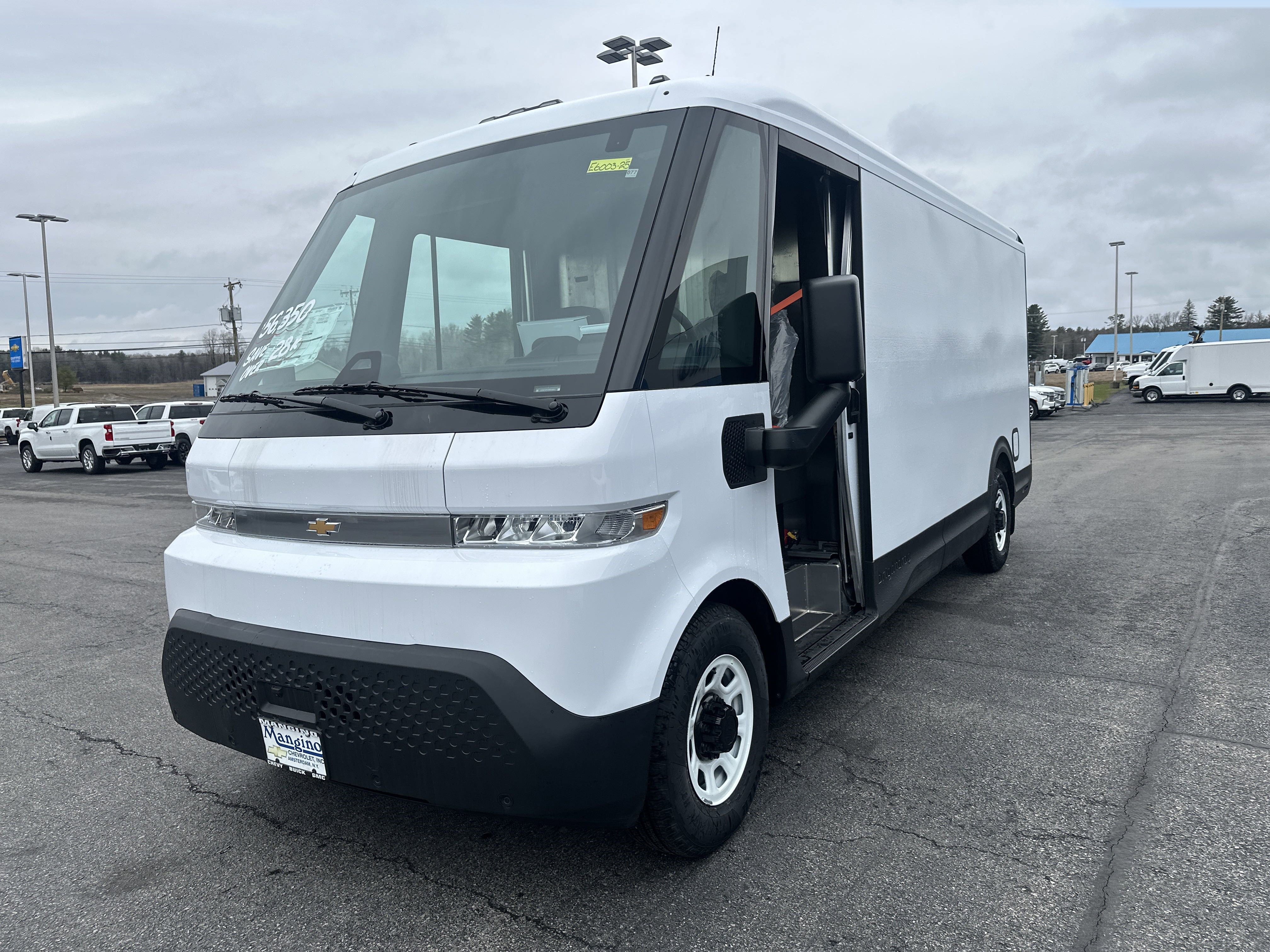 New 2025 Chevrolet Brightdrop 600 image 3