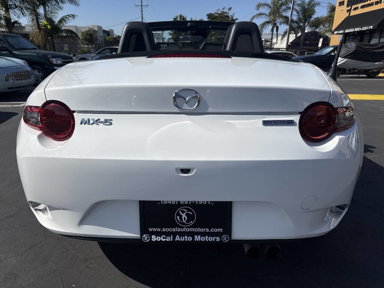 Used 2021 MAZDA MX-5 Miata Sport RWD image 4