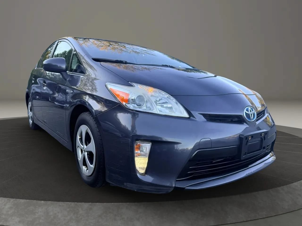 Used 2014 Toyota Prius Three w/ Solar Roof Package FWD image 3