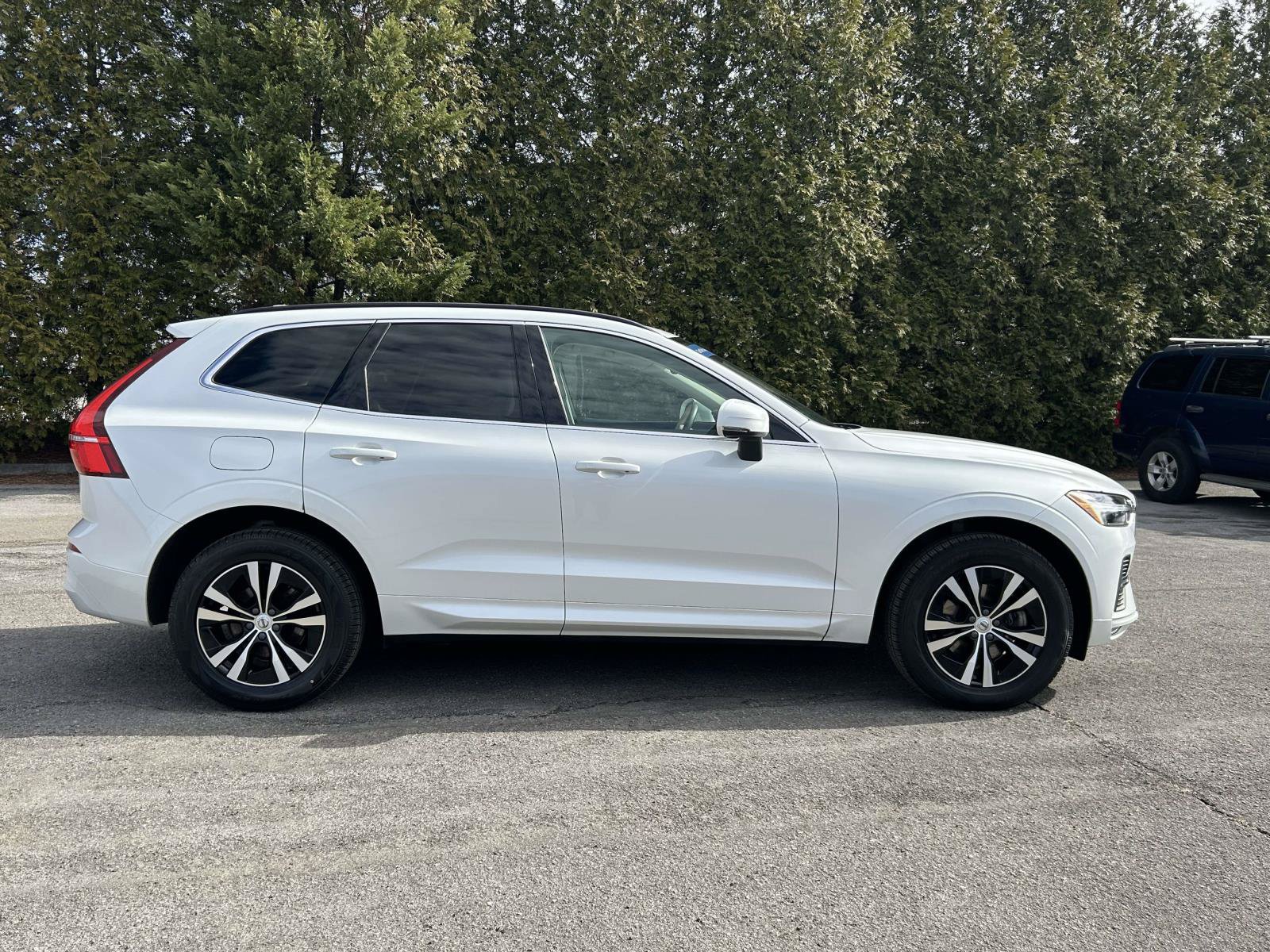 Certified 2023 Volvo XC60 B5 Core AWD/4WD video 2