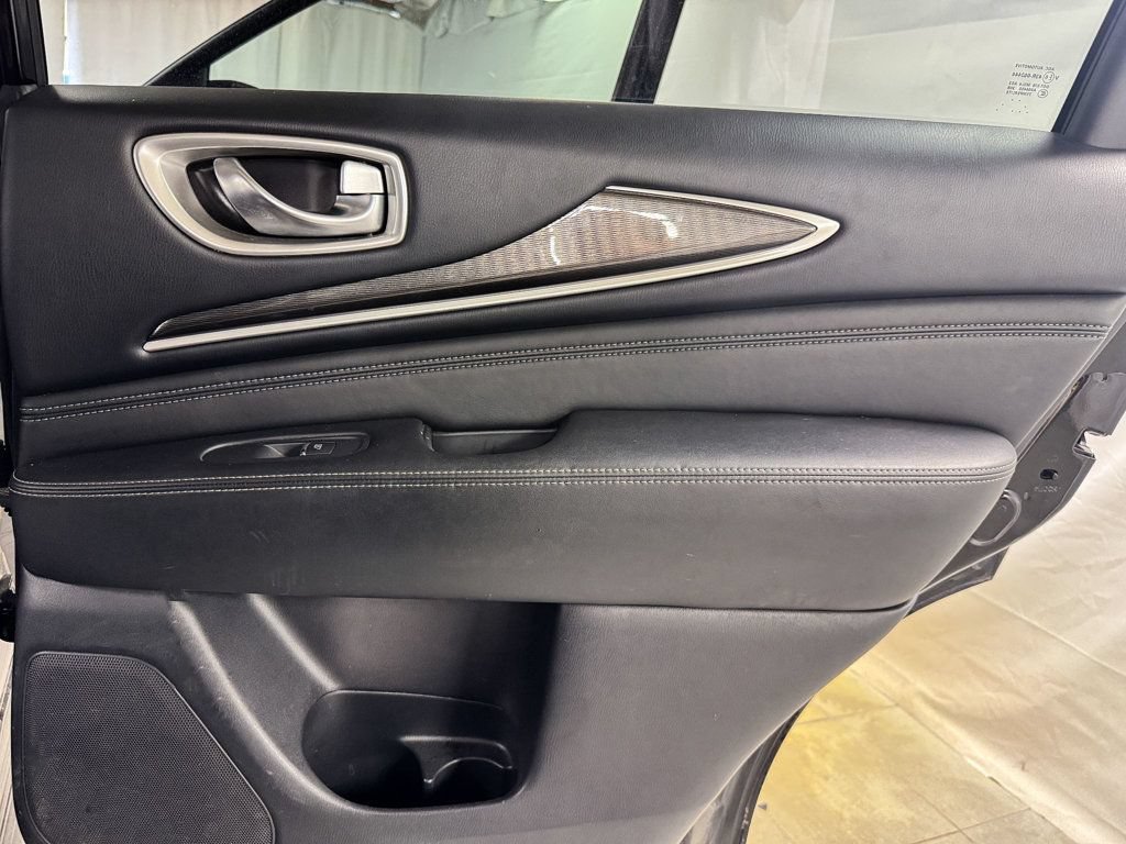 Used 2017 INFINITI QX60 AWD Luxe image 16
