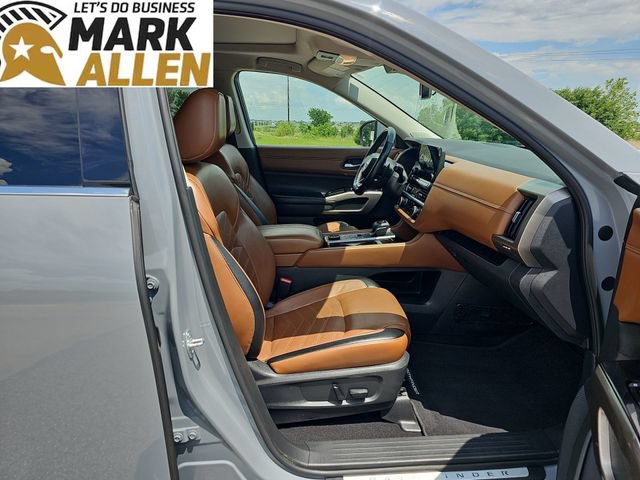 Used 2022 Nissan Pathfinder Platinum w/ Cargo Package AWD/4WD image 28