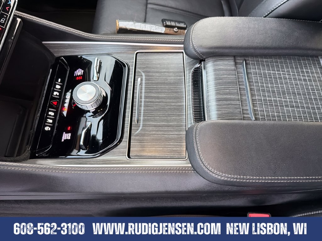 Used 2024 Jeep Wagoneer Series III AWD/4WD image 25