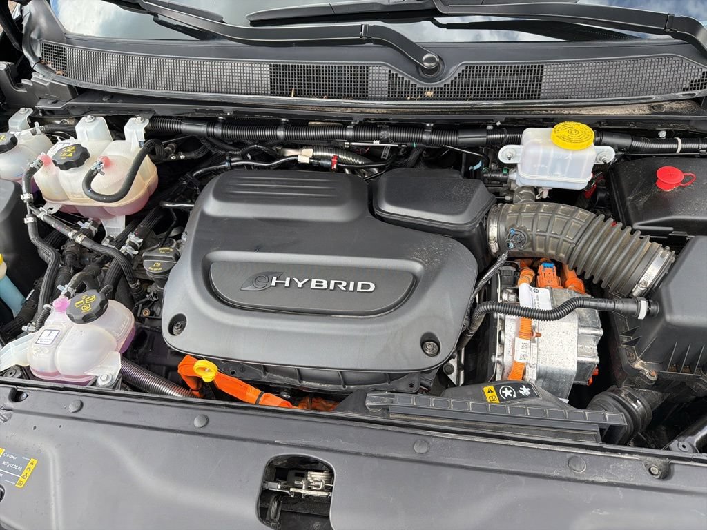 Used 2024 Chrysler Pacifica Premium FWD image 20