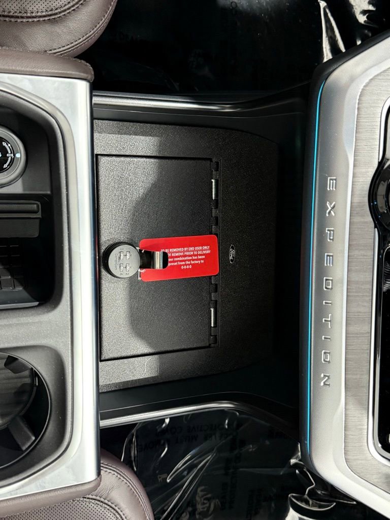 New 2025 Ford Expedition Platinum w/ Platinum Ultimate Package image 48