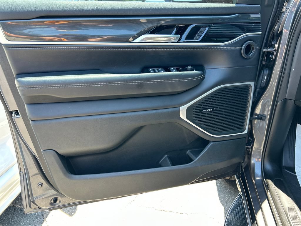 Used 2022 Jeep Wagoneer Series I w/ Premium Group I AWD/4WD image 12