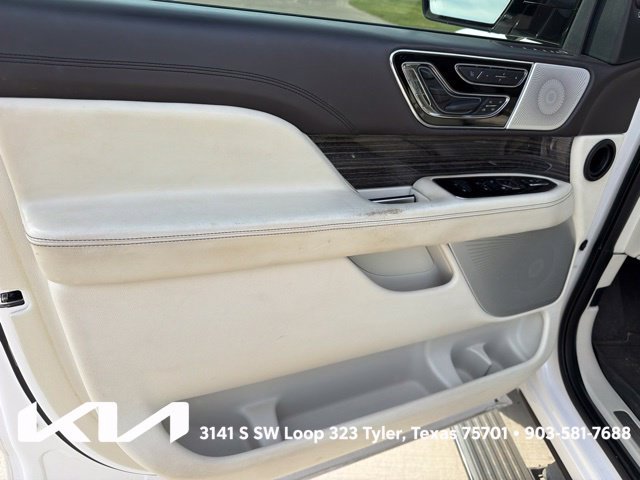 Used 2018 Lincoln Navigator L Black Label AWD/4WD image 16