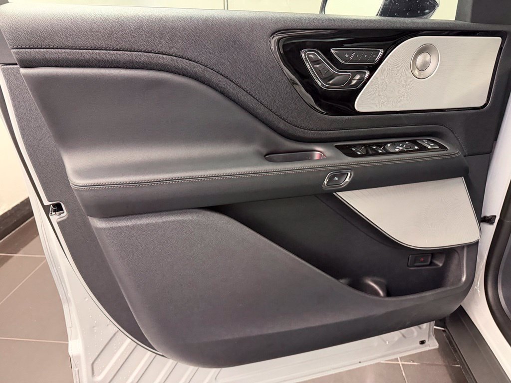 New 2027 Lincoln Aviator Reserve AWD/4WD image 28