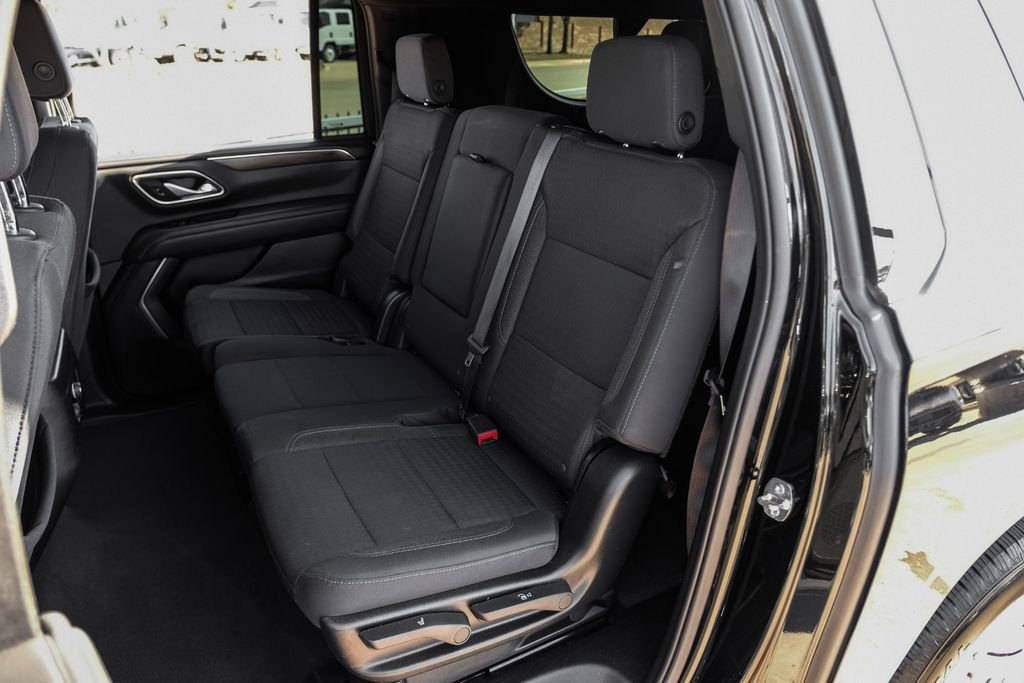 Used 2023 Chevrolet Suburban LS image 39