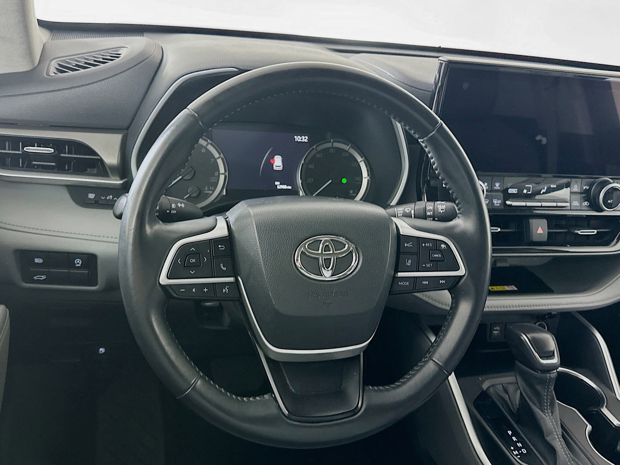 Used 2023 Toyota Highlander XLE image 18