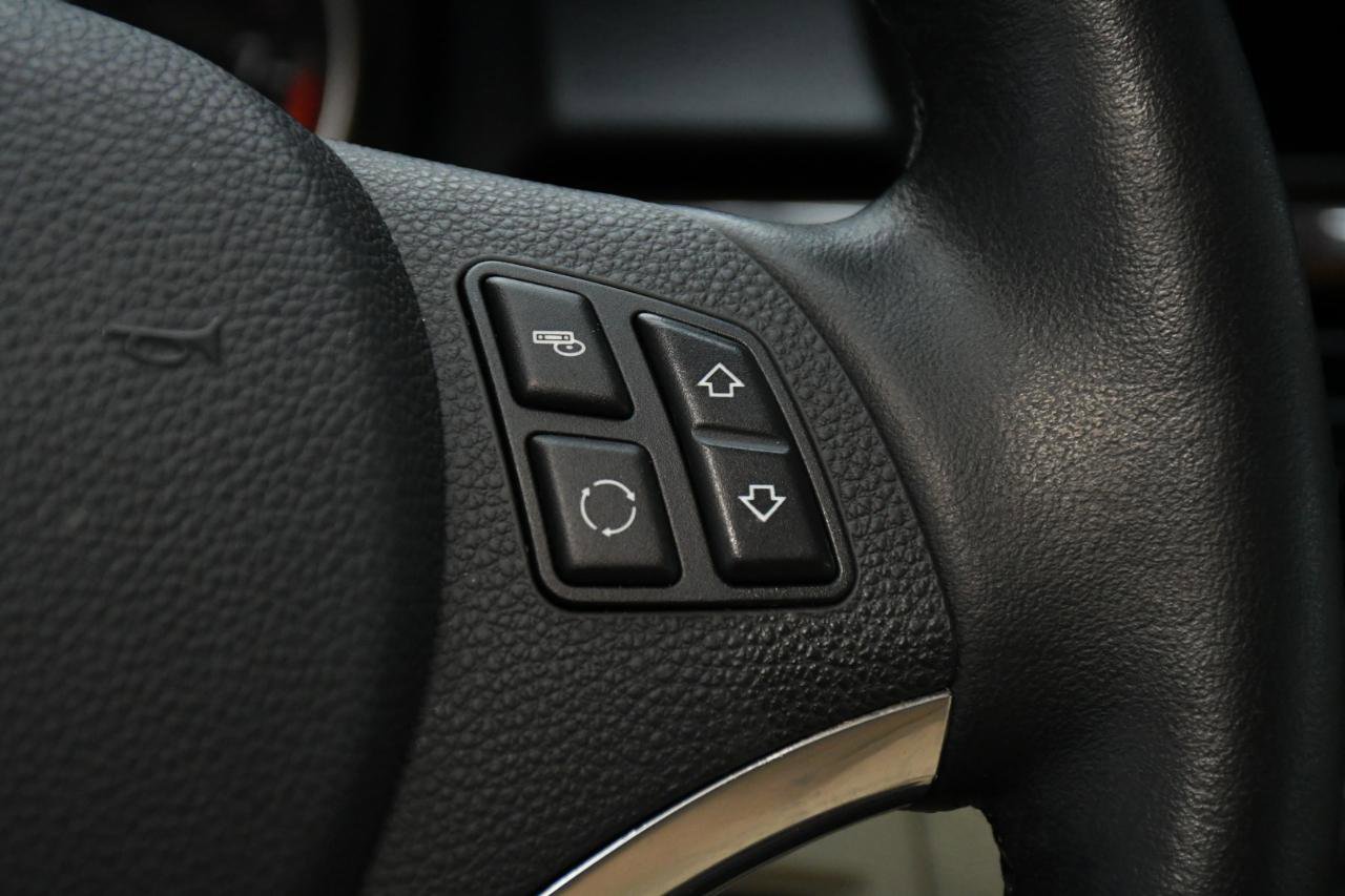 Used 2011 BMW 335i Coupe image 18