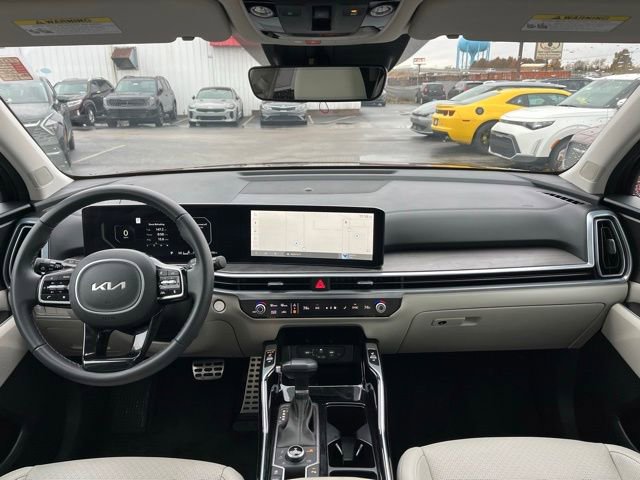 Certified 2025 Kia Sorento SX image 42