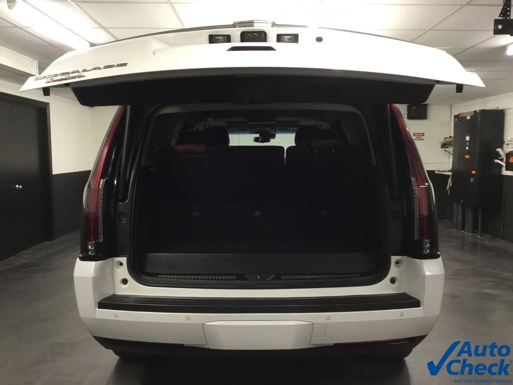 Used 2017 Cadillac Escalade Premium Luxury AWD/4WD image 12