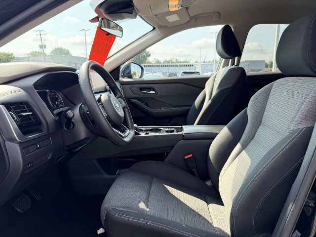 Used 2021 Nissan Rogue SV AWD/4WD image 16