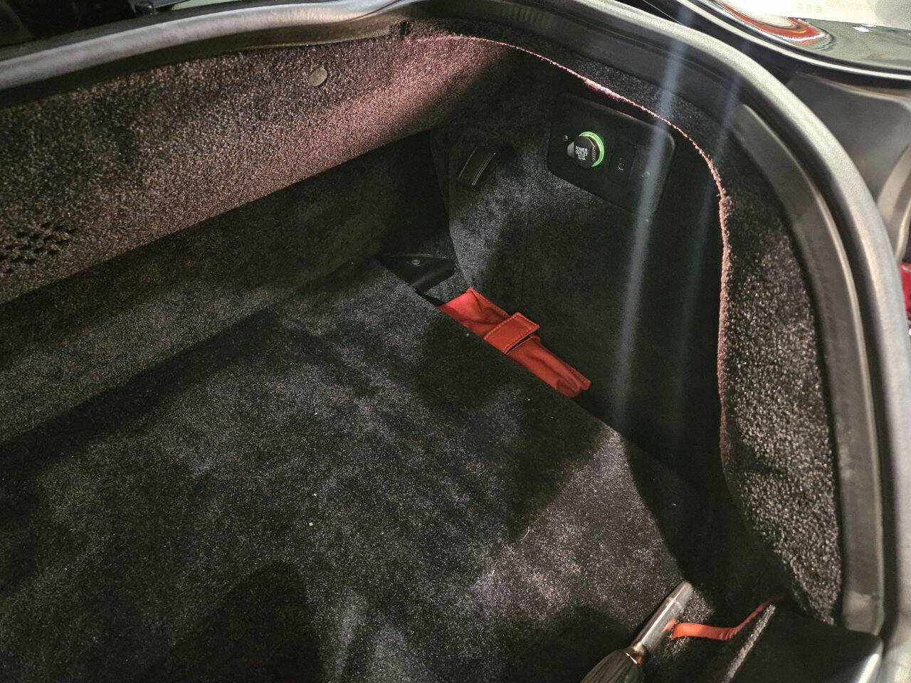 Used 2014 Aston Martin Vanquish Volante image 14