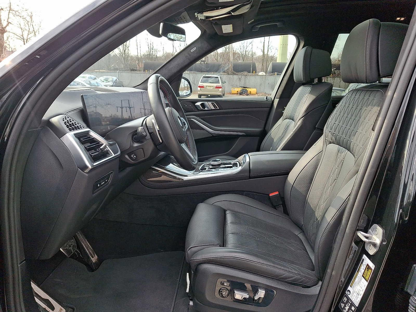 Certified 2025 BMW X7 M60i w/ Executive Package AWD/4WD image 15