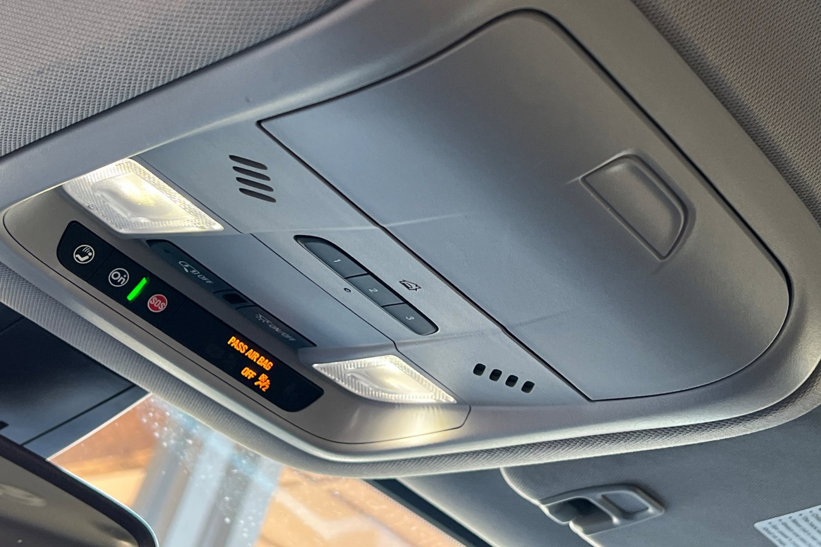 Used 2023 GMC Acadia SLT image 25