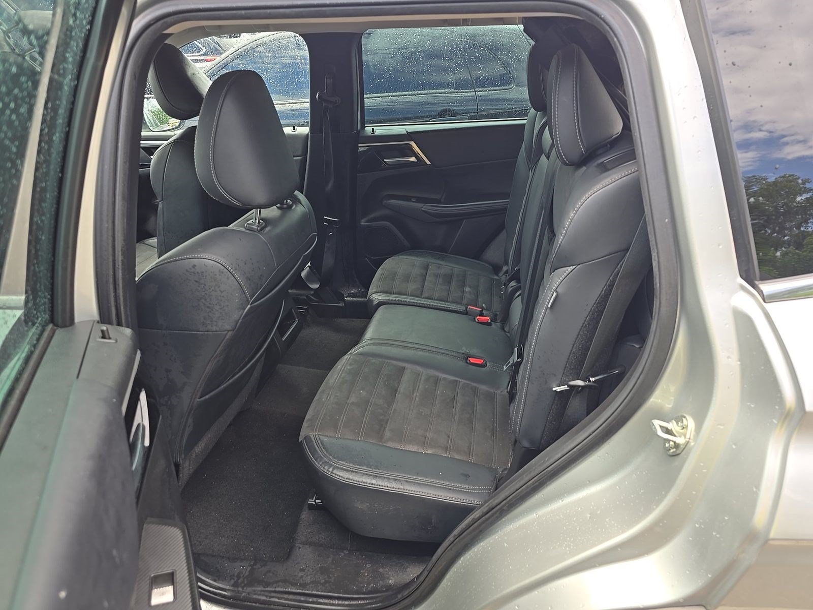 Used 2023 Mitsubishi Outlander SE FWD image 15