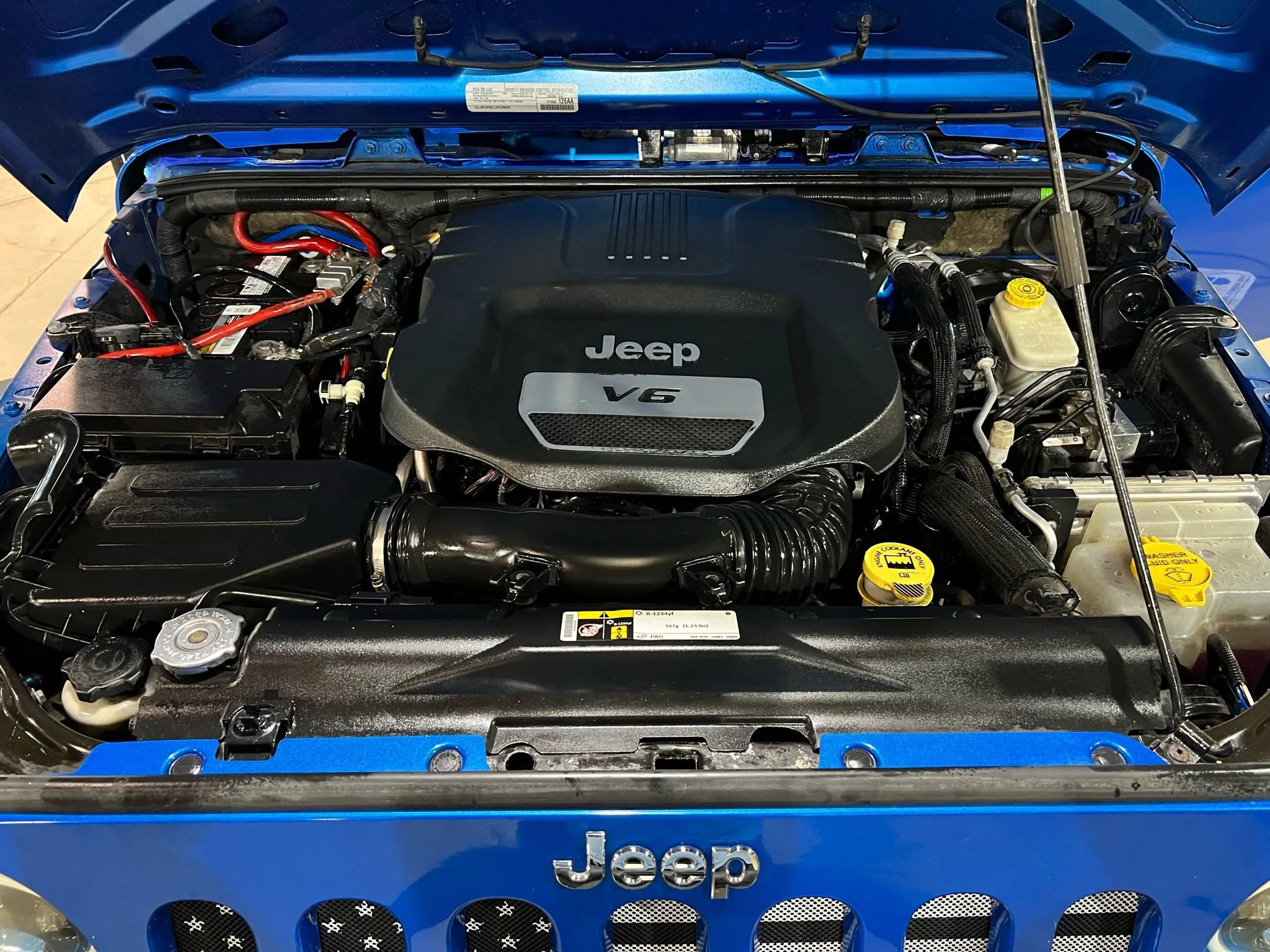 Used 2015 Jeep Wrangler Unlimited Sport w/ Connectivity Group image 17