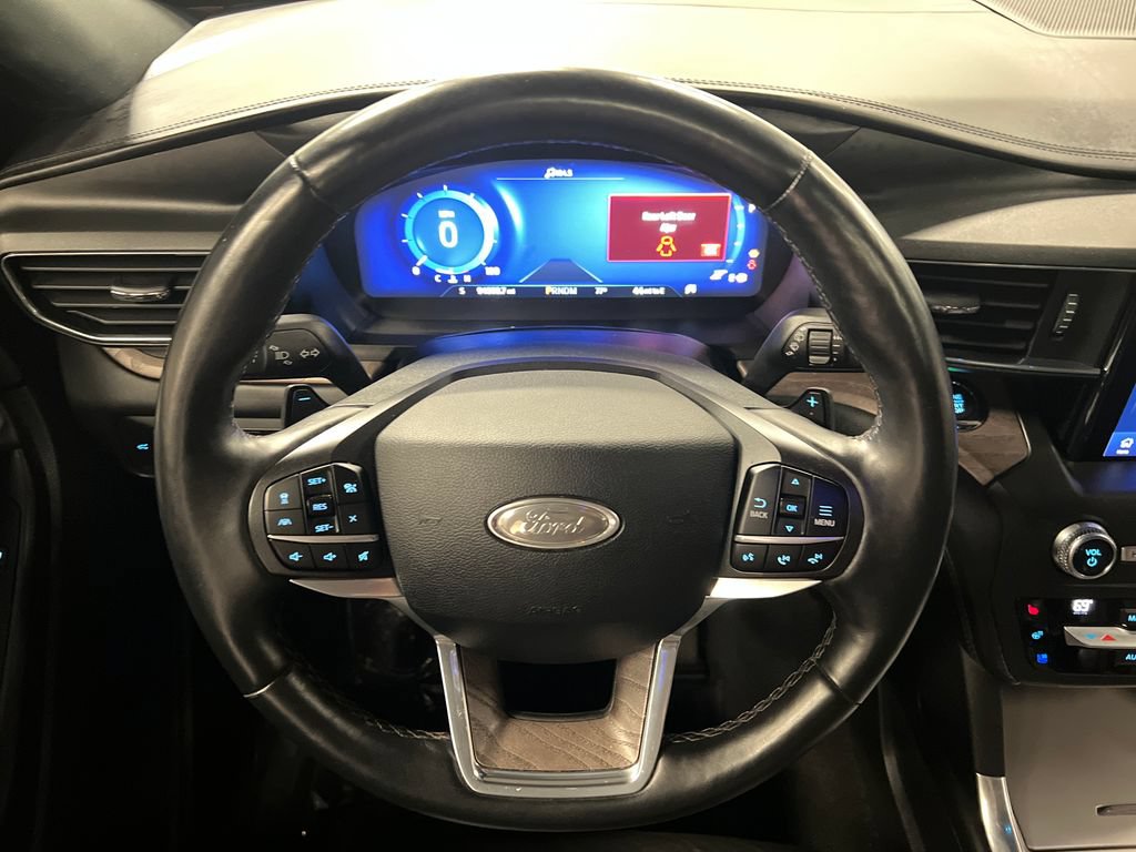 Used 2020 Ford Explorer Platinum w/ Premium Technology Package AWD/4WD image 19