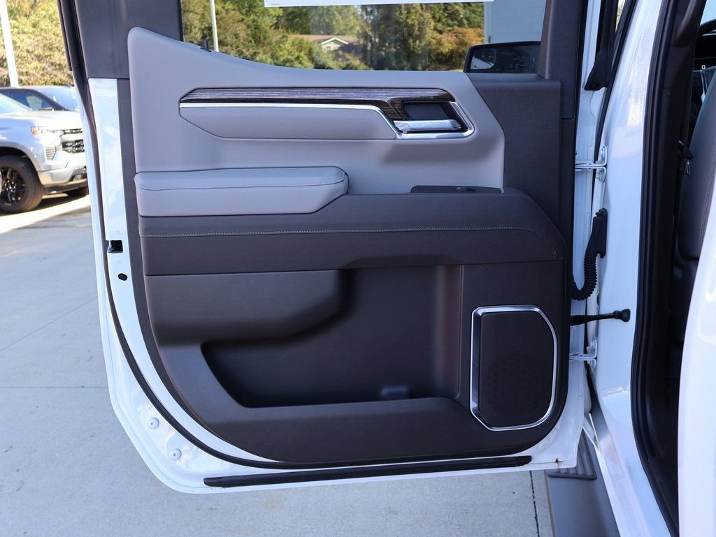New 2025 GMC Sierra 1500 SLE image 25