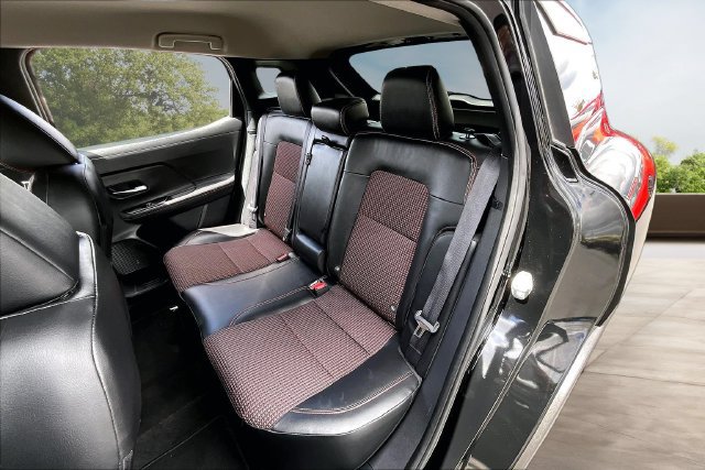 Certified 2025 Nissan Kicks SR AWD/4WD image 21