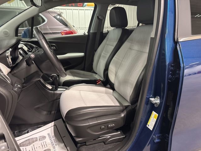 Used 2020 Chevrolet Trax LT w/ Driver Confidence Package AWD/4WD image 17