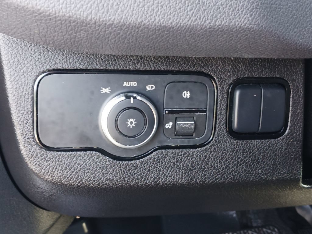 Used 2025 Mercedes-Benz Sprinter 2500 image 24