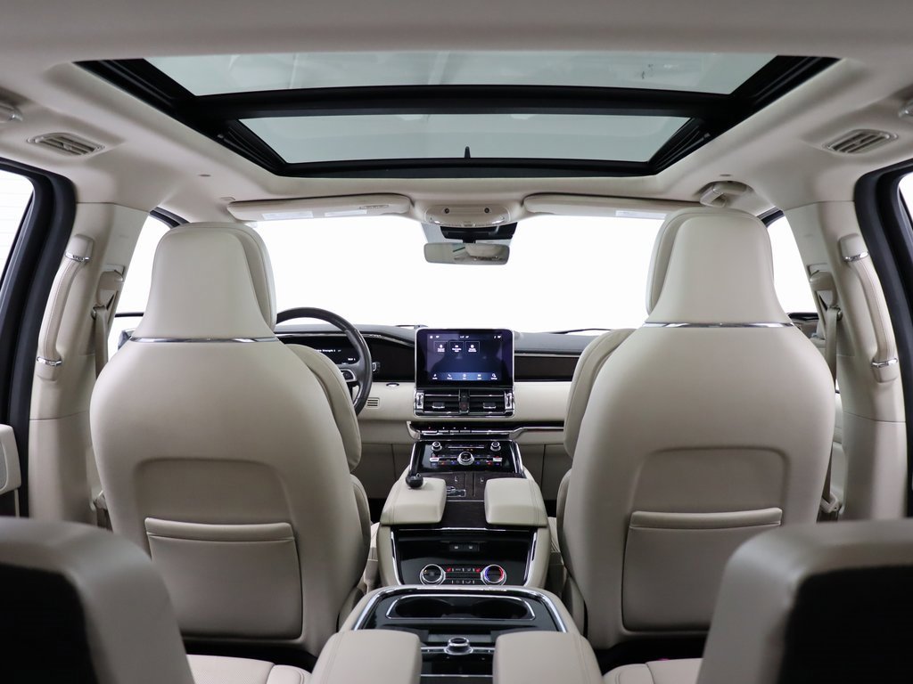 Used 2021 Lincoln Navigator Reserve w/ Luxury Package image 33