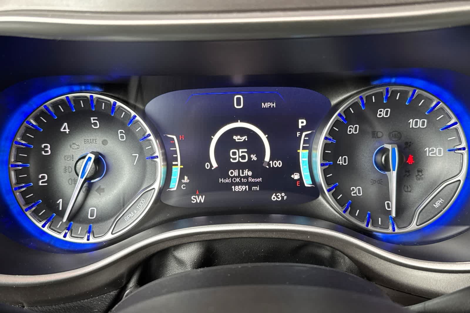Used 2024 Chrysler Pacifica Touring-L FWD image 29