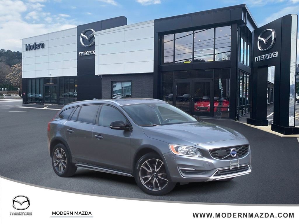 Used 2016 Volvo V60 T5 Cross Country w/ Convenience Package AWD/4WD image 1