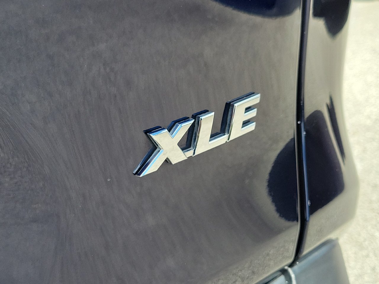Used 2025 Toyota RAV4 XLE Premium FWD image 7