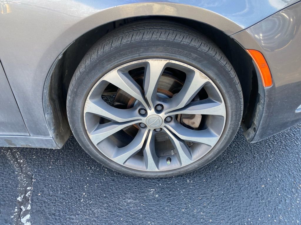 Used 2015 Chrysler 200 C w/ Navigation & Sound Group I image 2